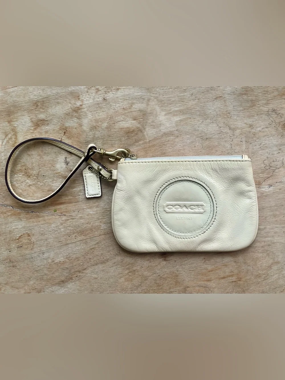 NWOT!  Vintage Coach Glossy Patent Leather Heritage Logo Wristlet Light Yellow